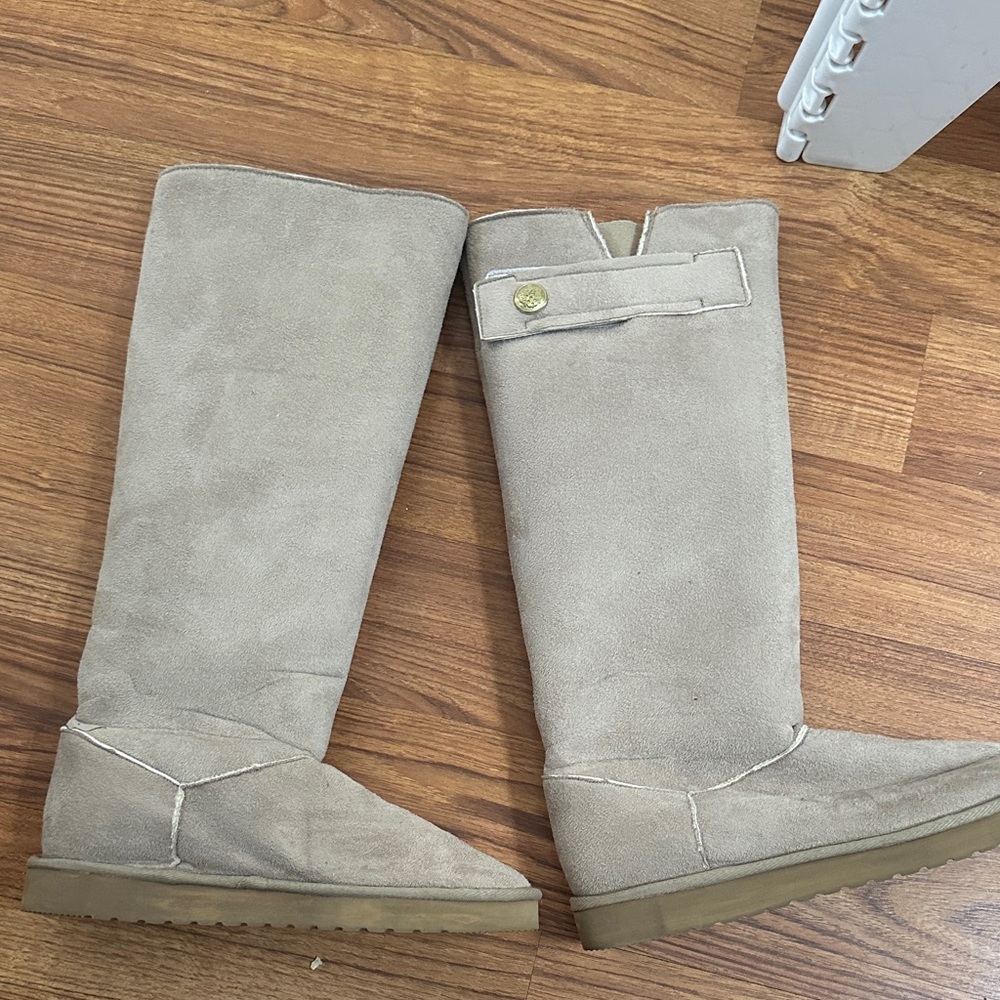 Two by Vince Camuto Light Tan Winter Boots